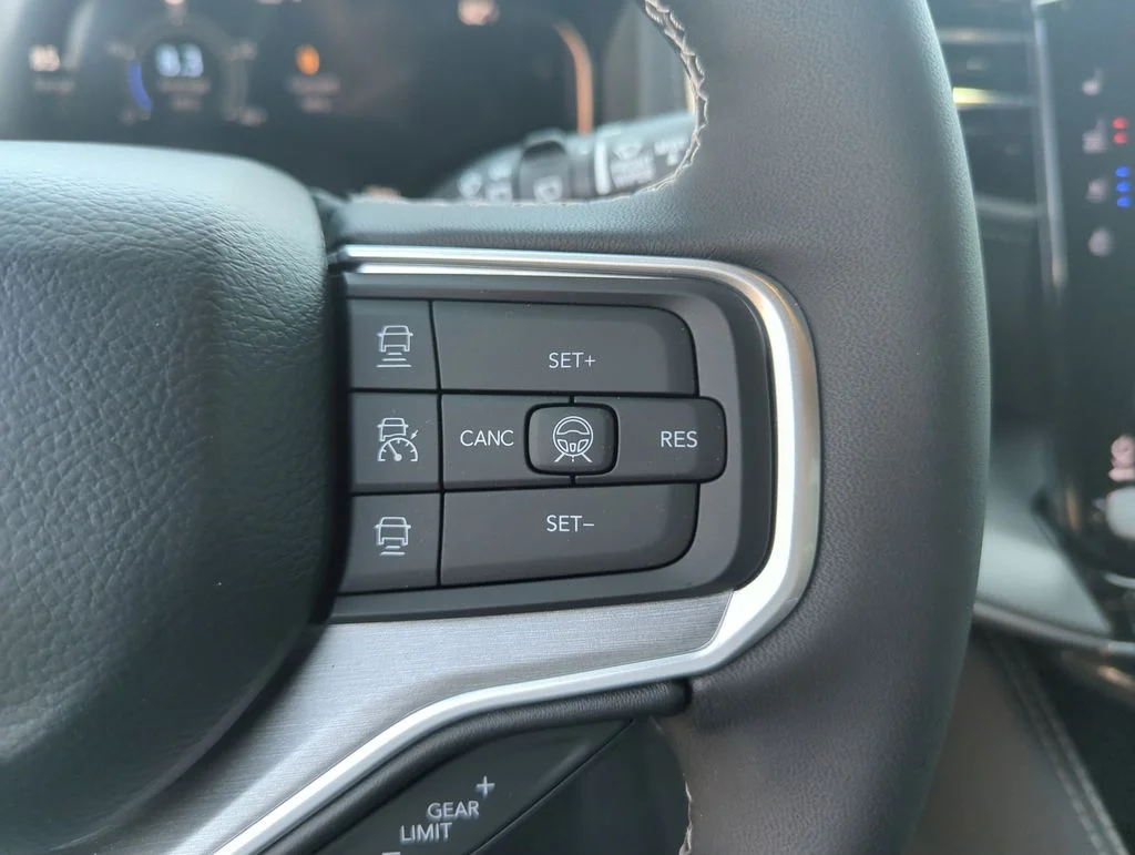 New 2026 High Gloss Black Exterior Paint Jeep Limited Reserve image 23