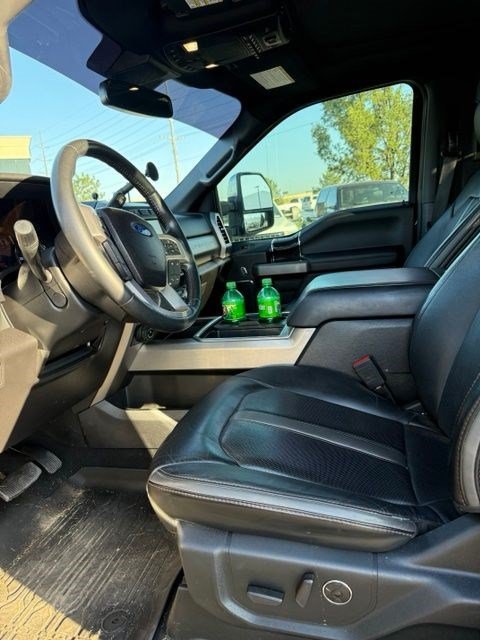 Used 2020 Black Metallic Ford Platinum image 7