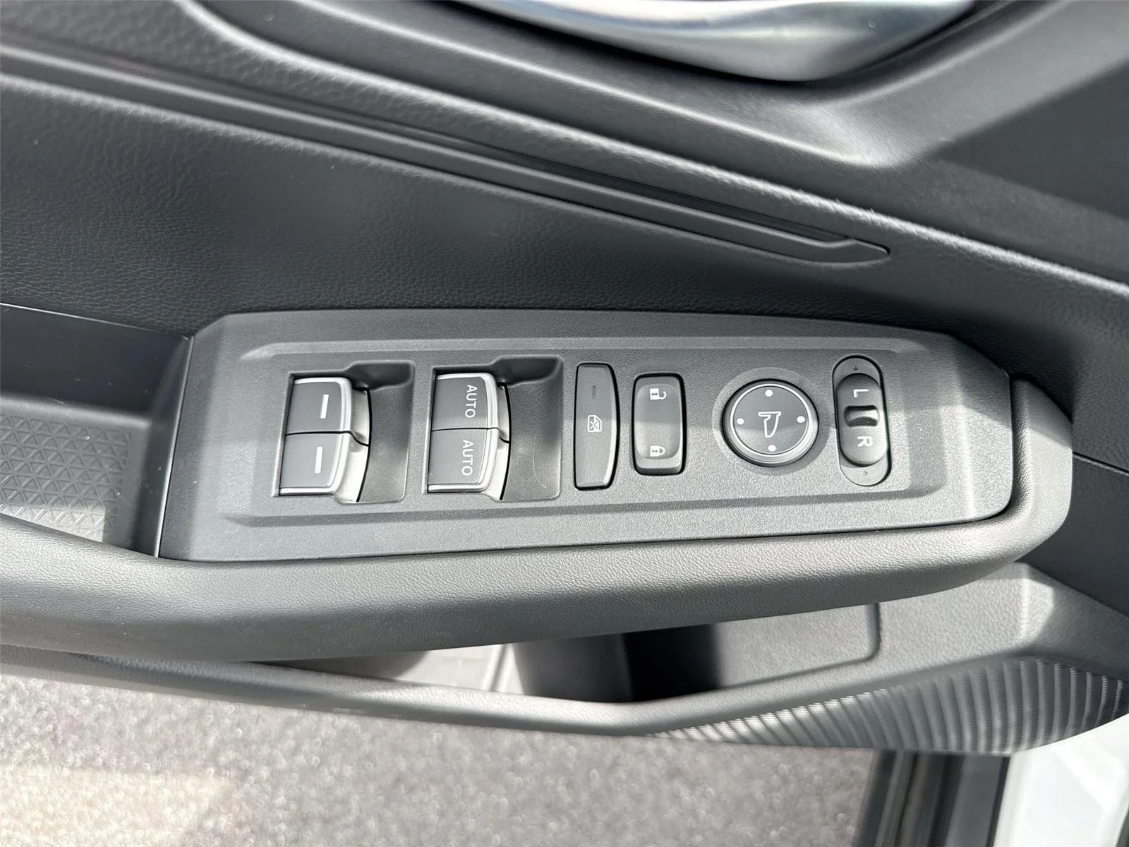 2025 Honda Accord LX - Photo 12