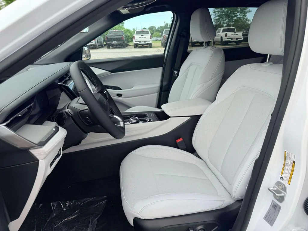 New 2026 White Jeep Laredo image 15
