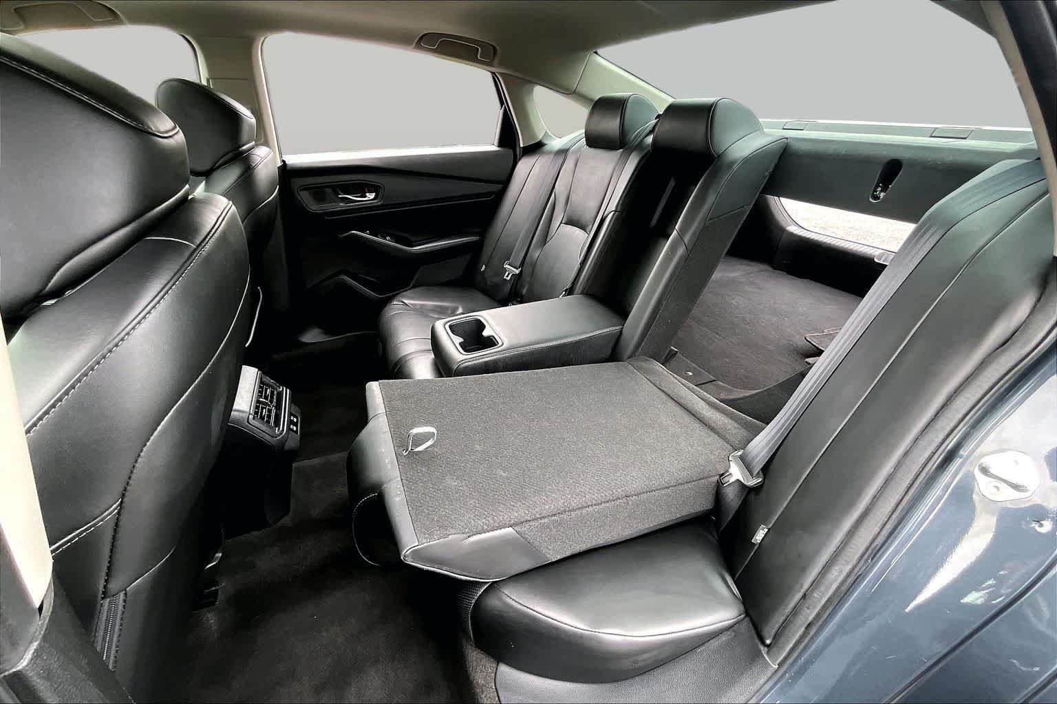 Used 2023 Meteorite Gray Metallic Honda Touring image 20