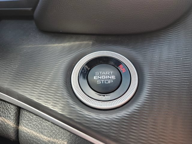 Used 2025 Diamond Black Crystal Pearlcoat Jeep Altitude X image 32
