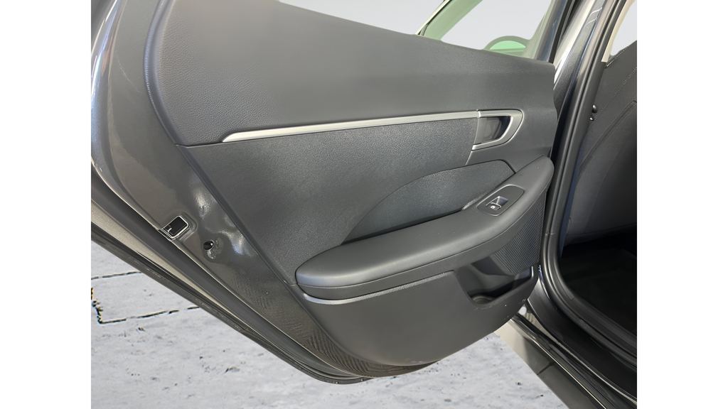 Used 2025 Portofino Gray Hyundai SE image 11