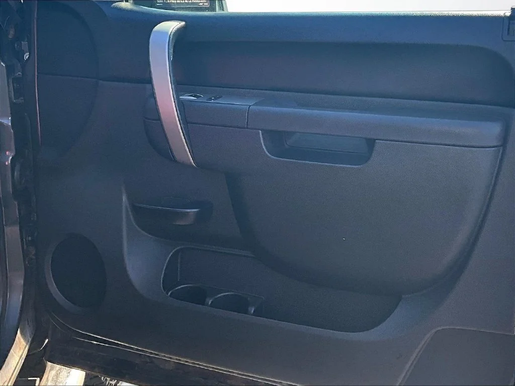 Used 2010  Chevrolet LT image 20