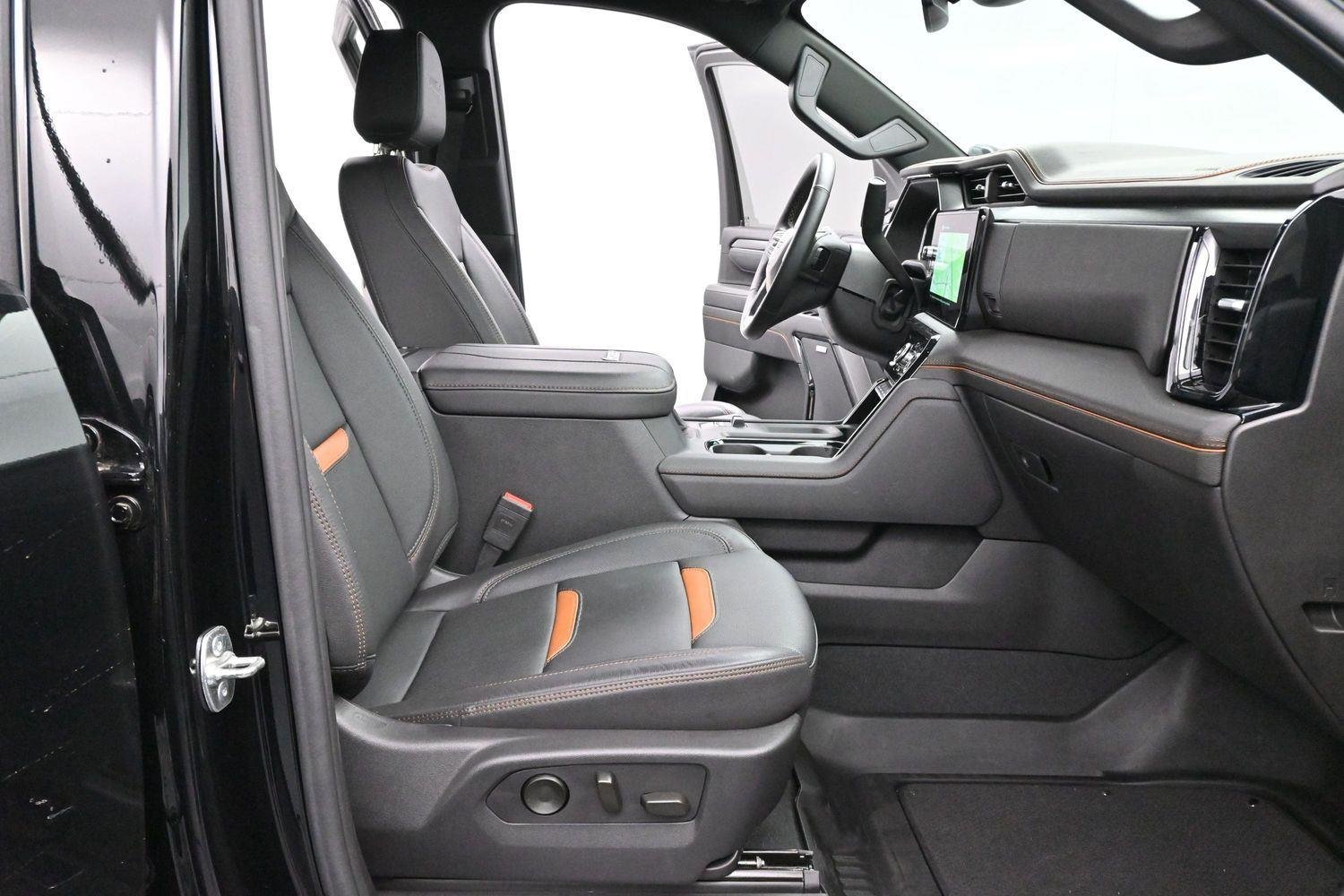 Used 2025 Onyx Black GMC AT4 image 32