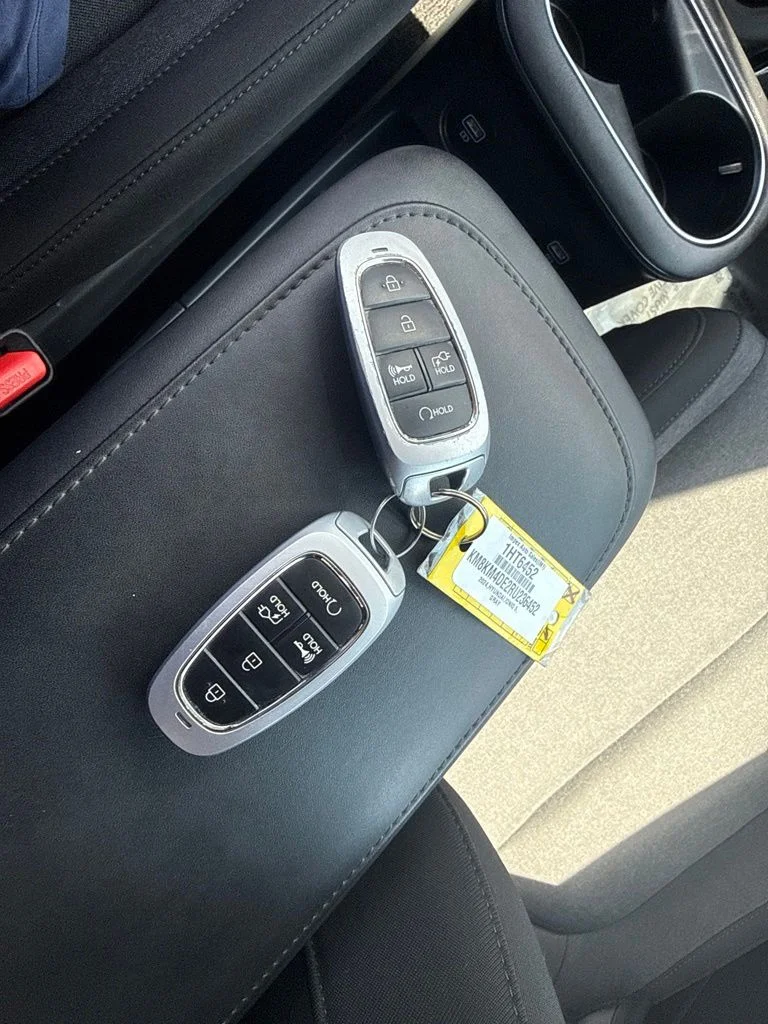 Used 2024 Gray Hyundai SE image 5