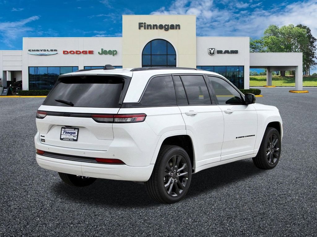 New 2026 Bright White Clear-Coat Exterior Paint Jeep Limited Reserve image 6