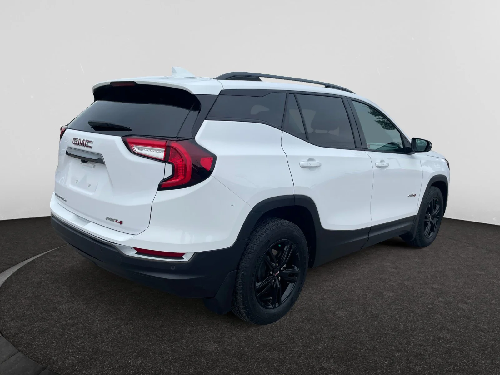 Used 2024 White GMC AT4 AWD image 5