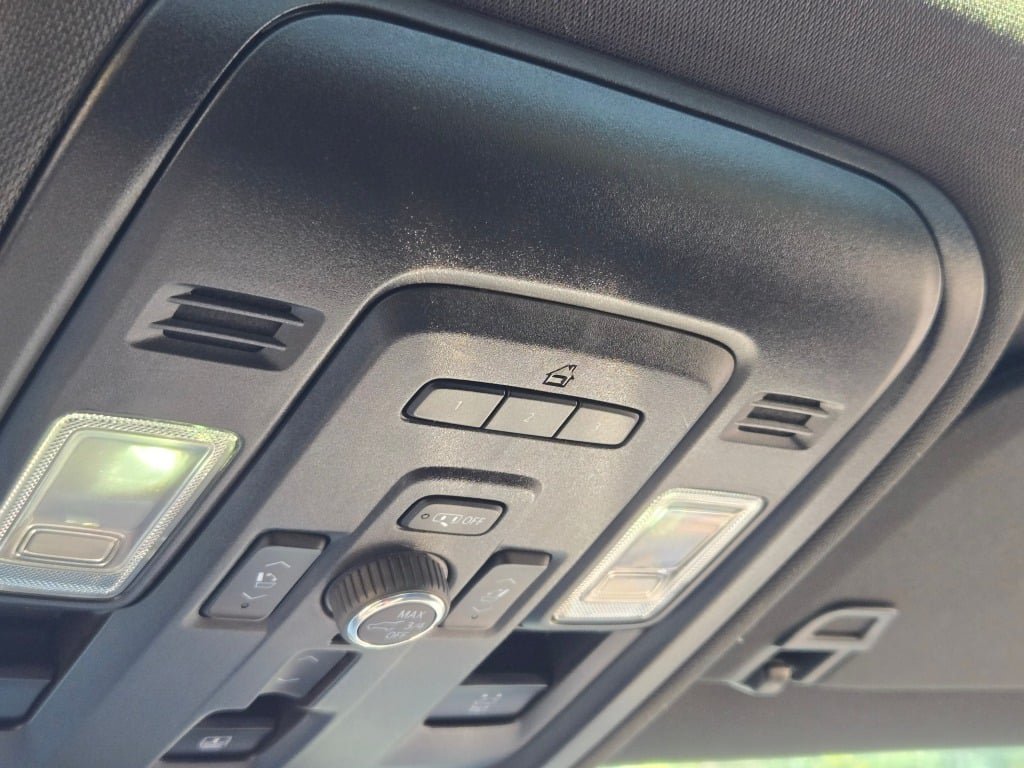 2021 Chevrolet Suburban RST - Photo 32