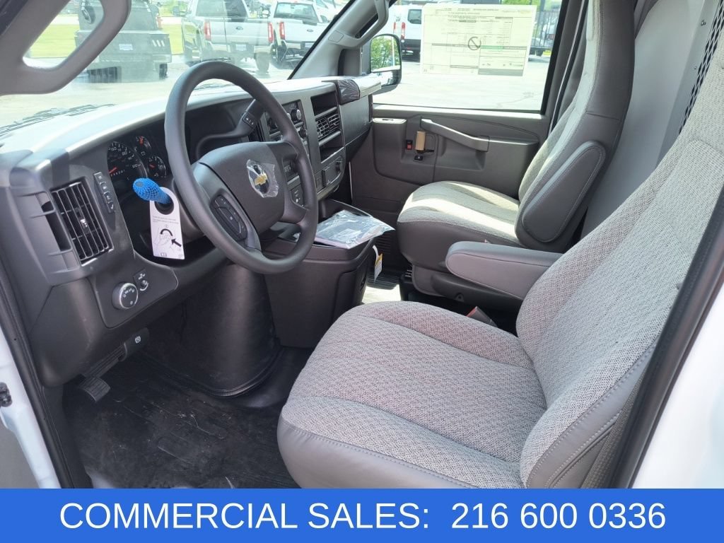 2025 Chevrolet Express Cargo Work Van - Photo 21
