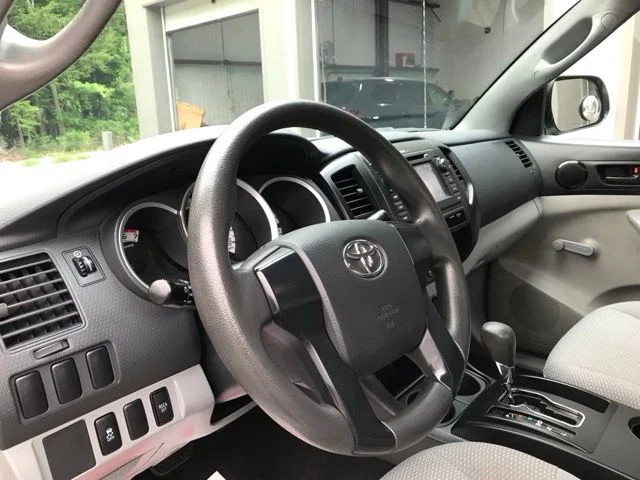Used 2013 White Toyota Base image 9