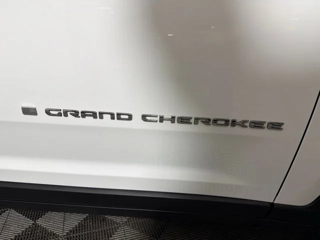 Certified Used 2023 White/off-white Jeep Limited image 3