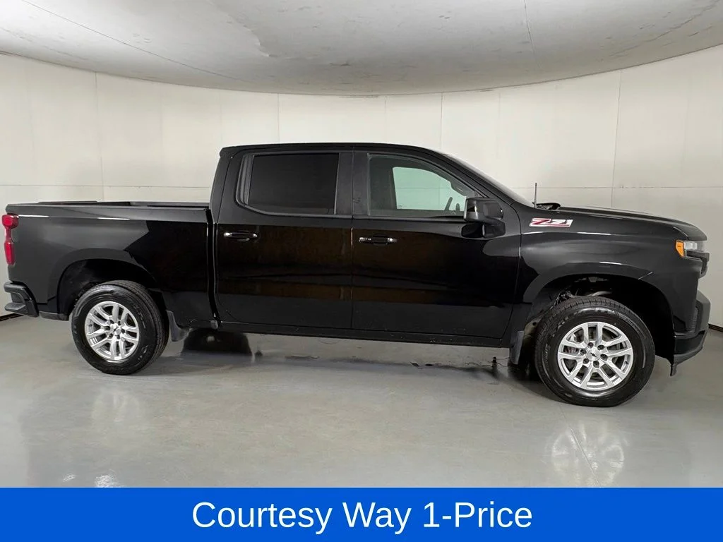 Used 2021 Black Chevrolet RST image 12