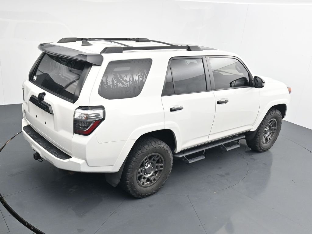 Used 2020 White Toyota Venture image 26
