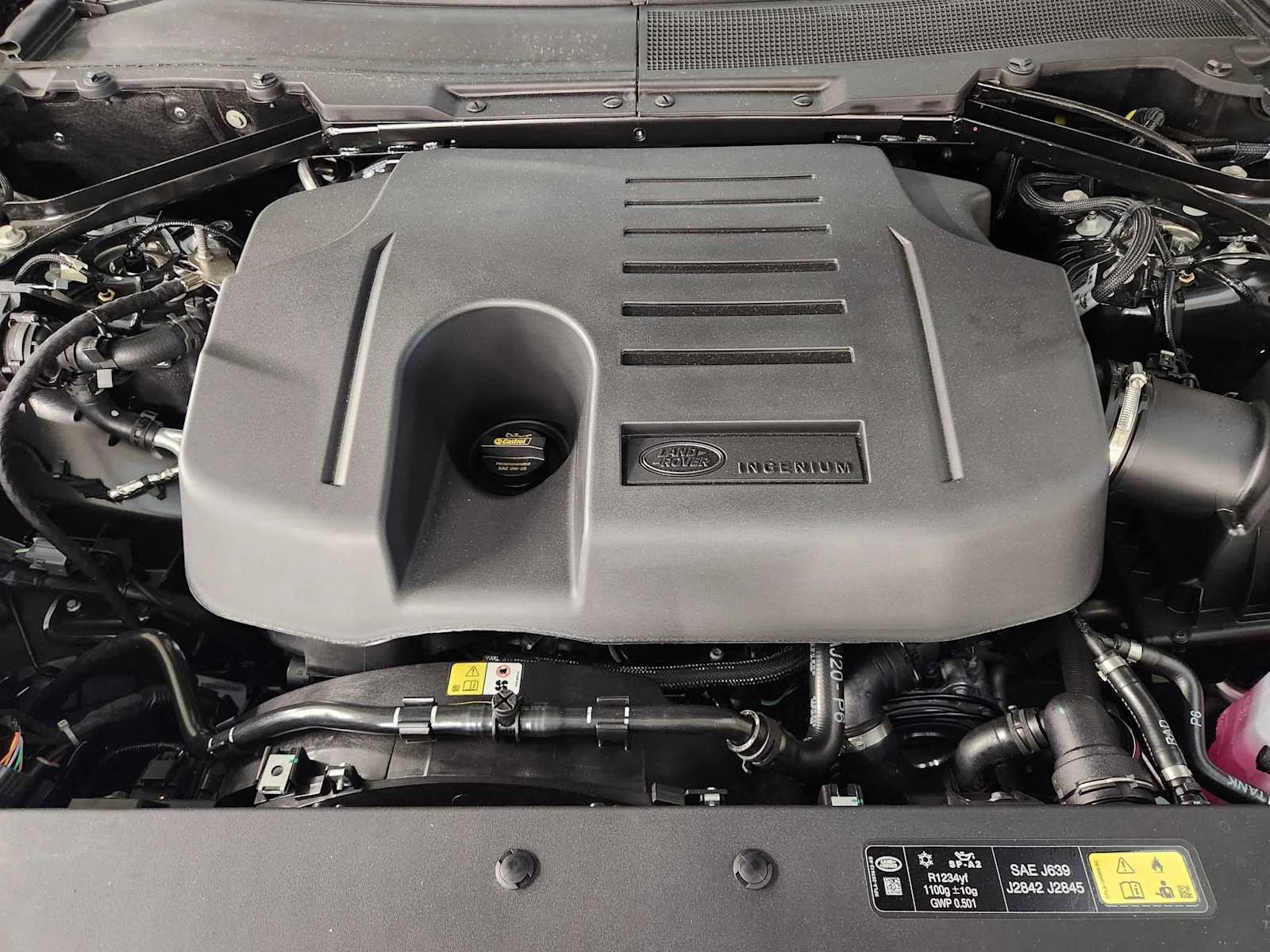 New 2026 Carpathian Grey Premium Metallic Land Rover X-Dynamic SE - 130 P400 image 52