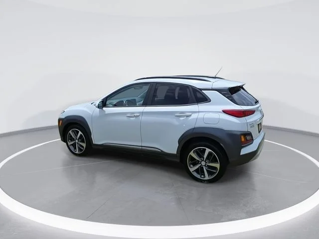Used 2018 White Hyundai Limited image 6