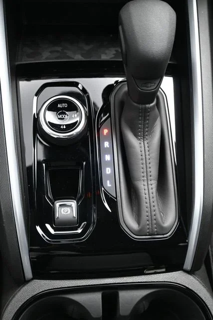 Used 2024 Summit White Chevrolet Trail Boss image 17