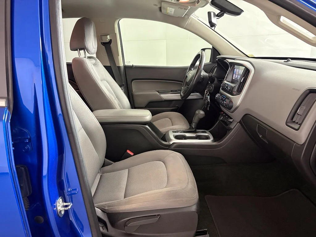 Used 2018 KINETIC BLUE METALLIC Chevrolet 2WD LT image 46