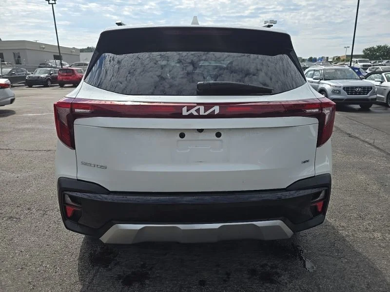 Used 2024 White Kia S image 6