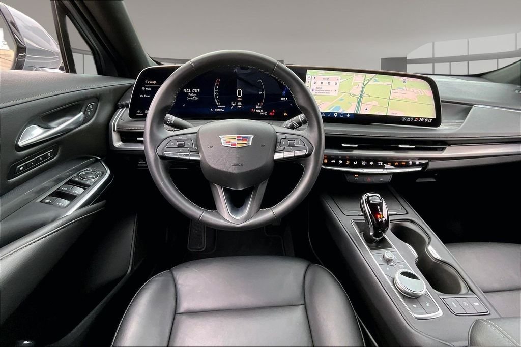 Used 2025 Silver Cadillac Premium Luxury image 5