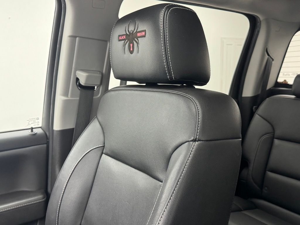 Used 2018 White Frost Tricoat GMC SLT image 43