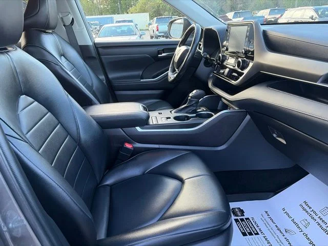 Used 2022 Gray Toyota XLE image 6