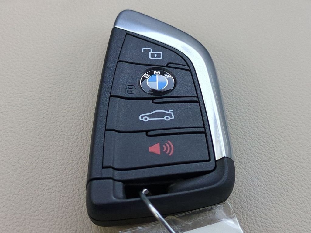 New 2026 Mineral White Metallic BMW 330i image 29