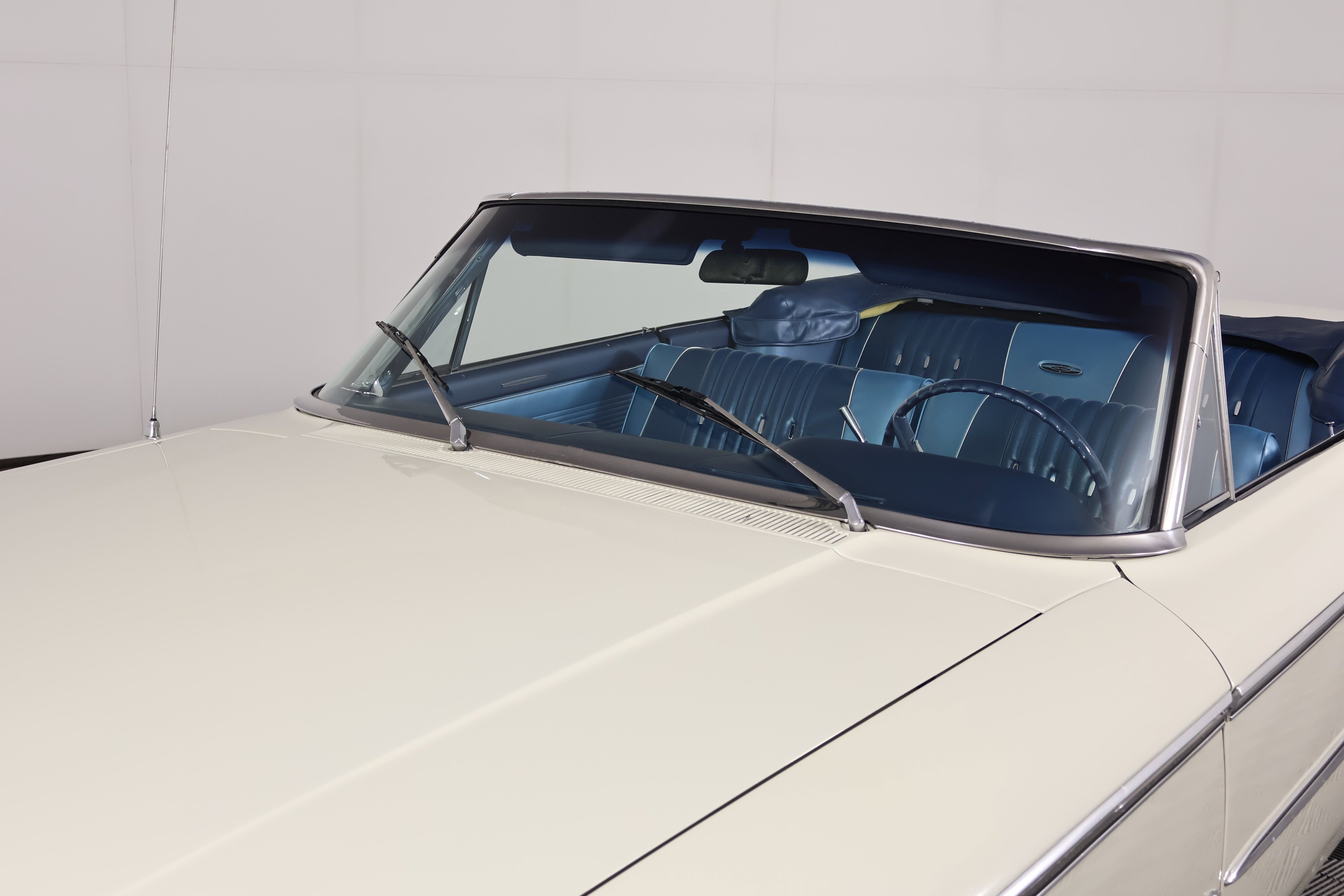 Used 1963 White Ford  image 30