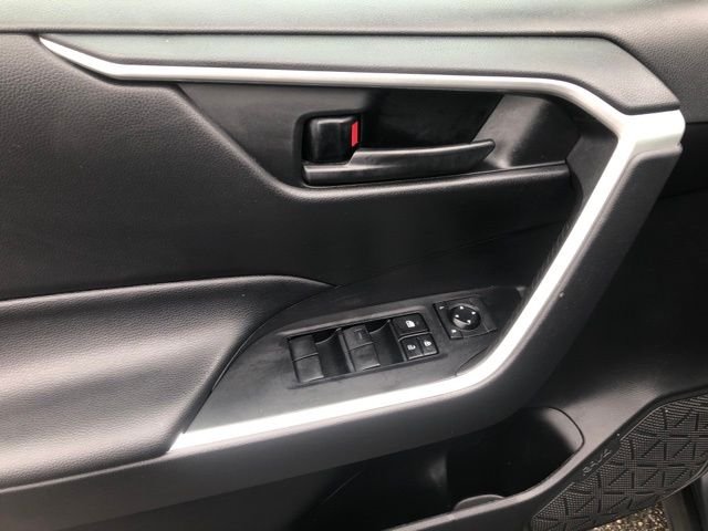 Used 2022 Gray Toyota LE image 21