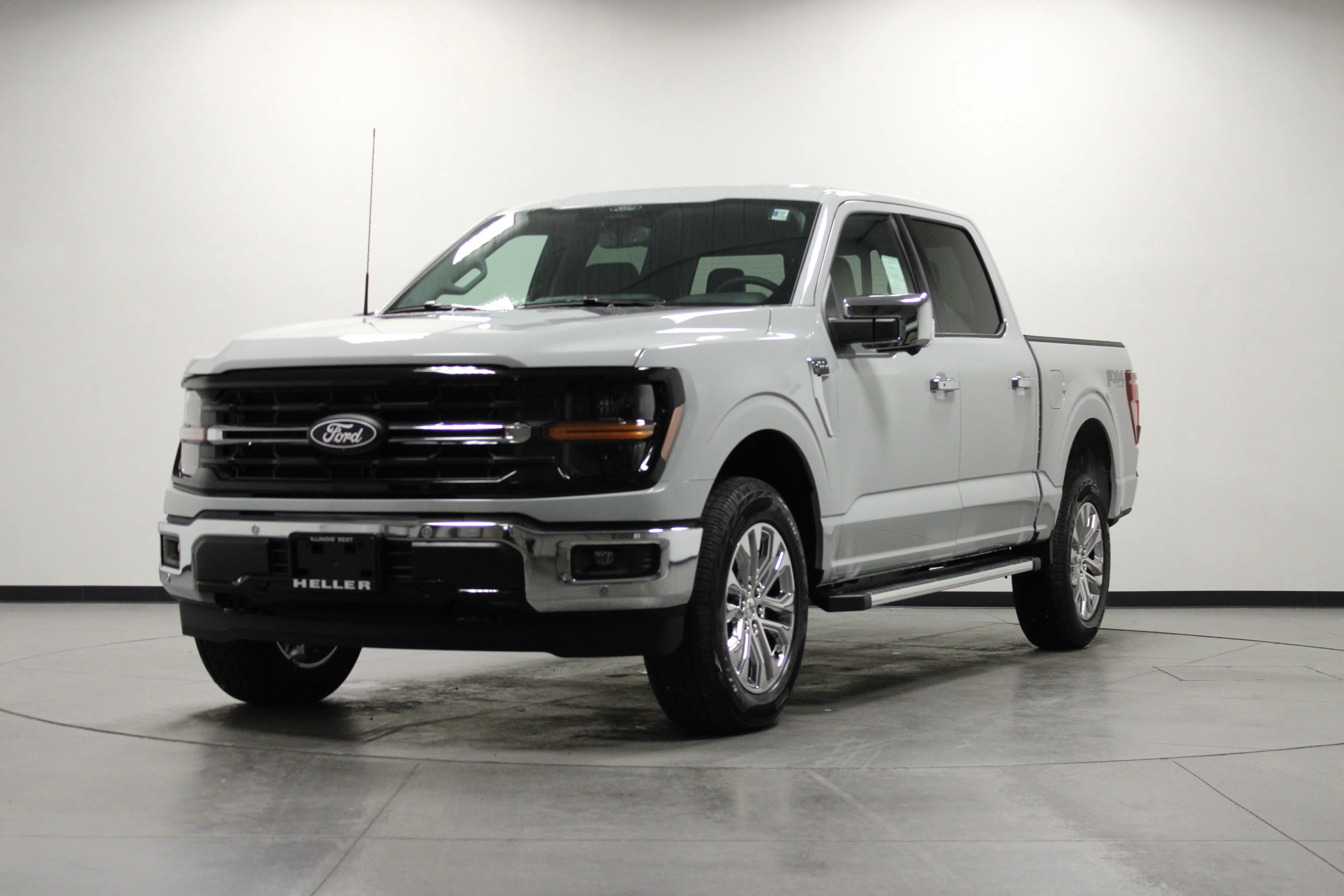 New 2026 Avalanche Ford XLT image 8
