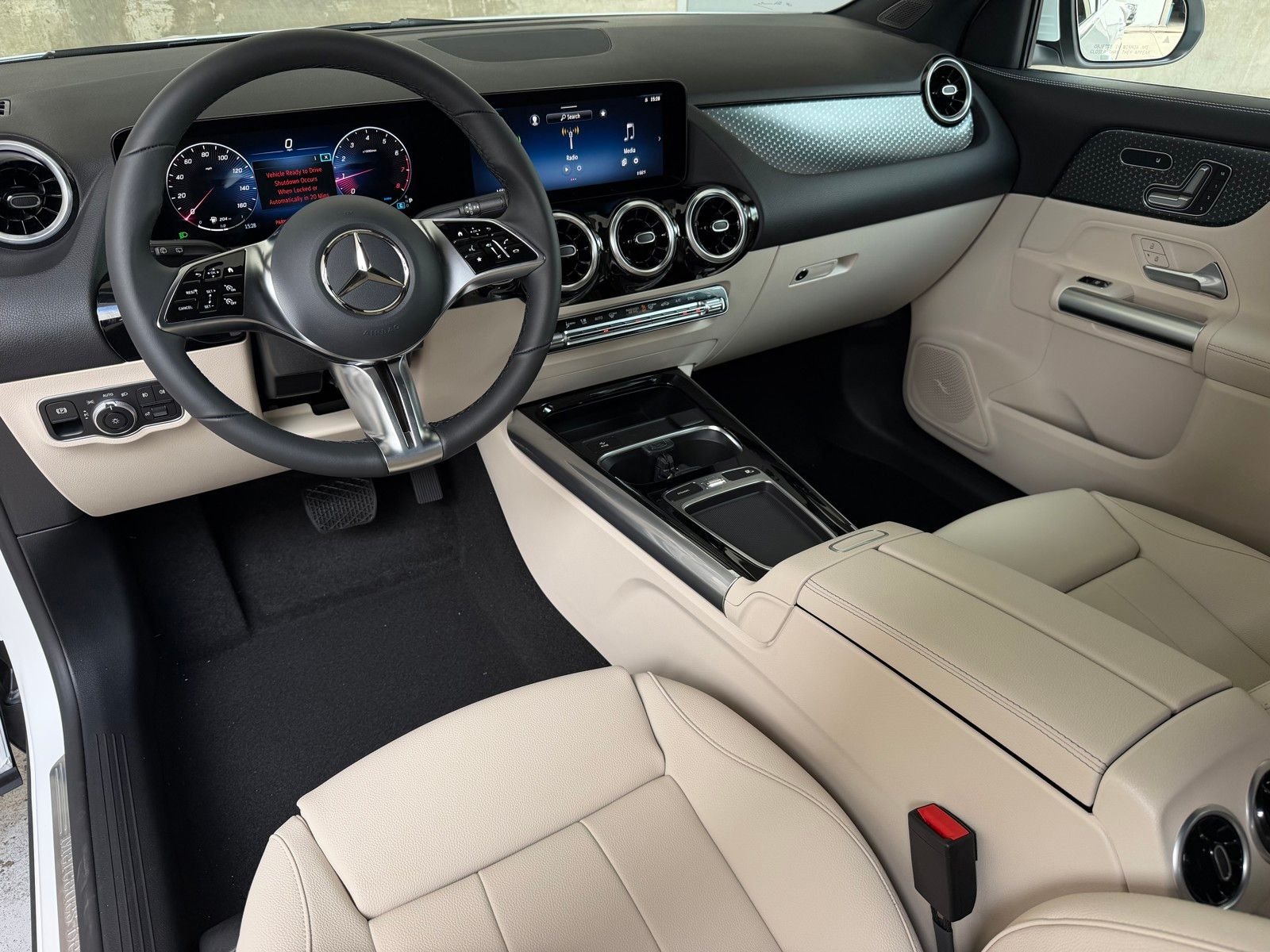 New 2026 Polar White Mercedes-Benz GLA 250 image 7