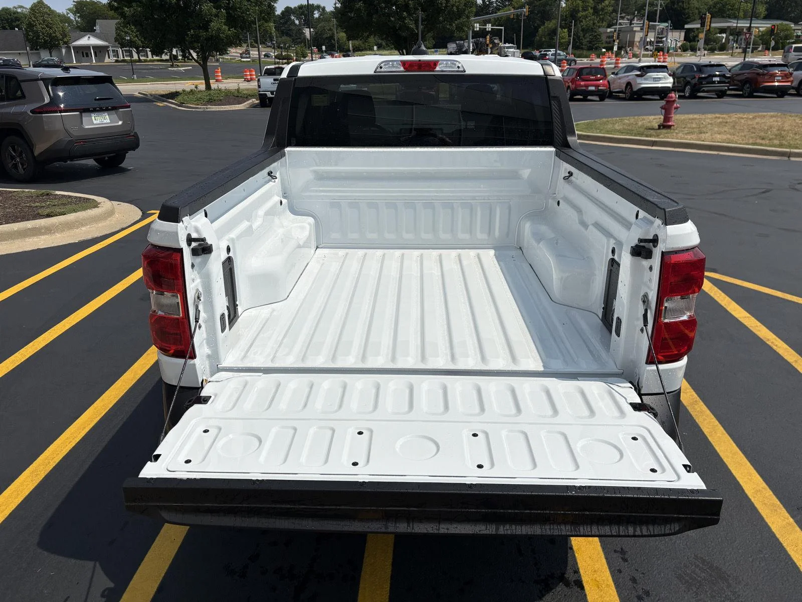 New 2026 Oxford White Ford XL image 7