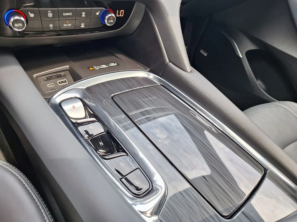 Used 2023 Black Buick Essence image 18