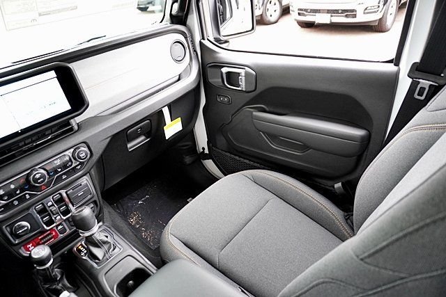 New 2025 Bright White Clear-Coat Exterior Paint Jeep Willys image 29