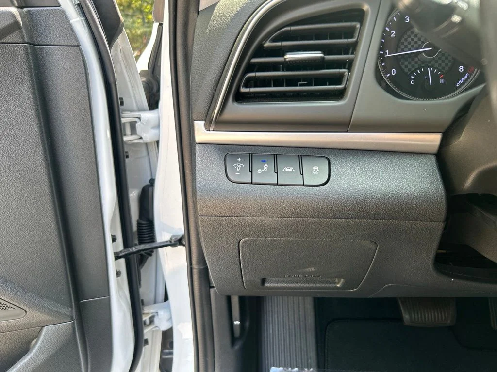 Used 2020 White Hyundai Value Edition image 23