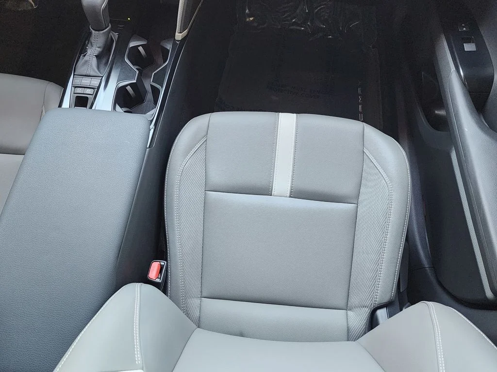 2025 Toyota Camry SE - Photo 13