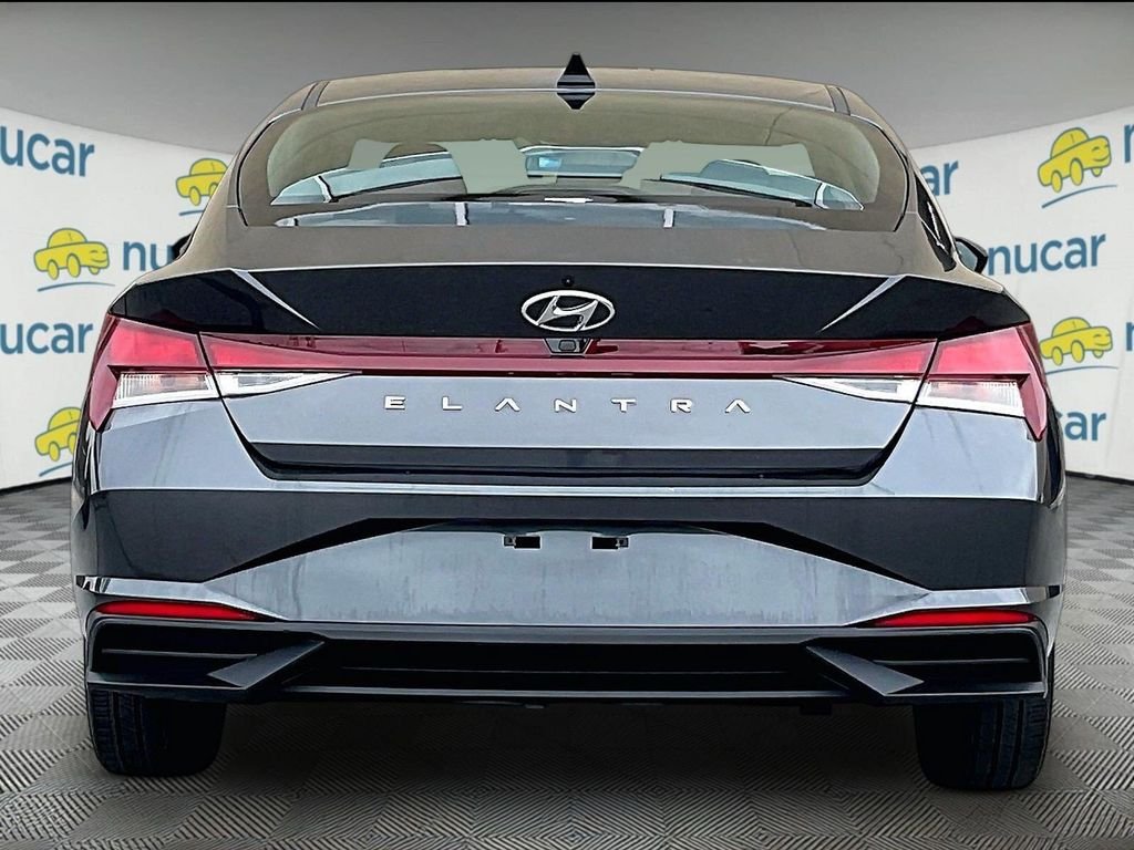 Used 2023 Gray Hyundai SEL image 5