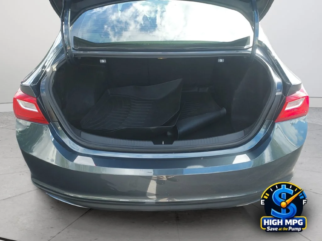 Used 2021 Gray Chevrolet RS image 32