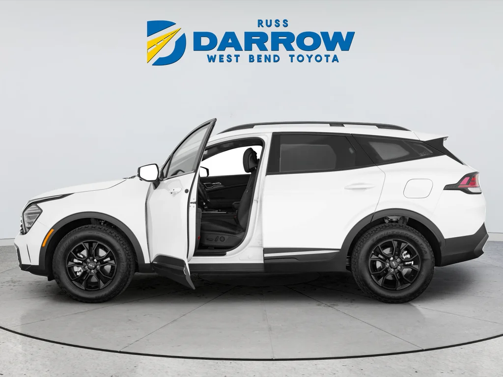 Used 2023 White Kia X-Line image 2