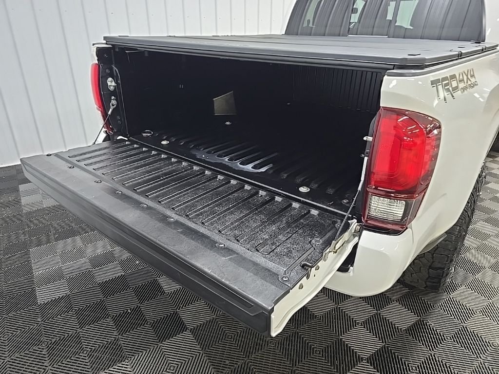 Used 2022 White Toyota SR image 11