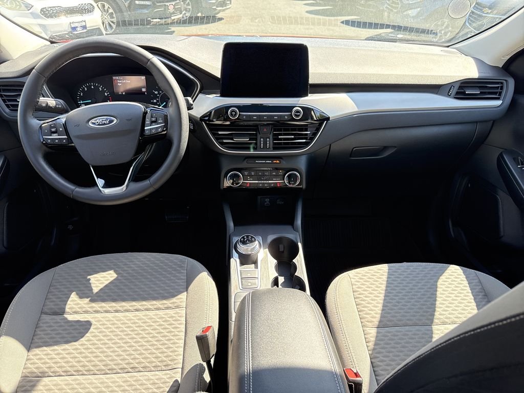 Used 2022 Rapid Red Metallic Tinted Clearcoat Ford SE image 11