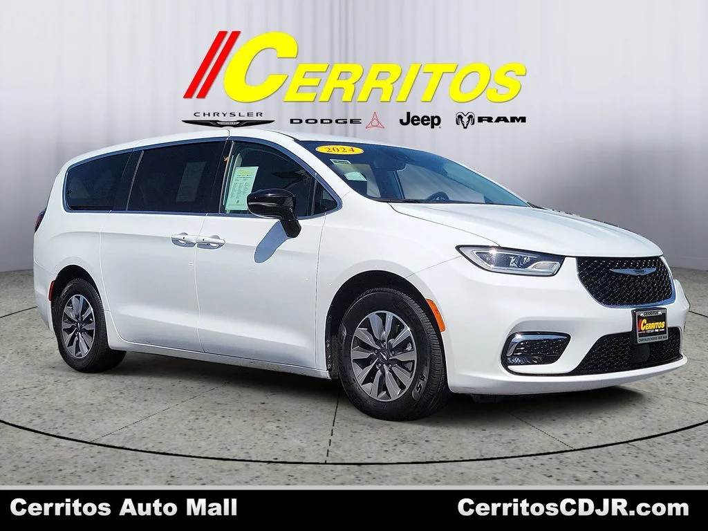 2024 Chrysler Pacifica PHEV