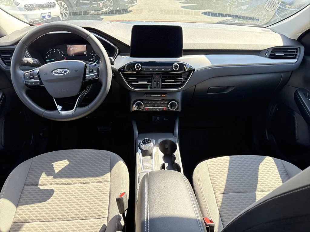 Used 2022 Rapid Red Metallic Tinted Clearcoat Ford SE image 11