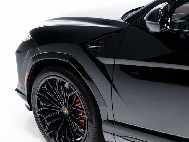 Used 2025 Black Lamborghini SE image 86