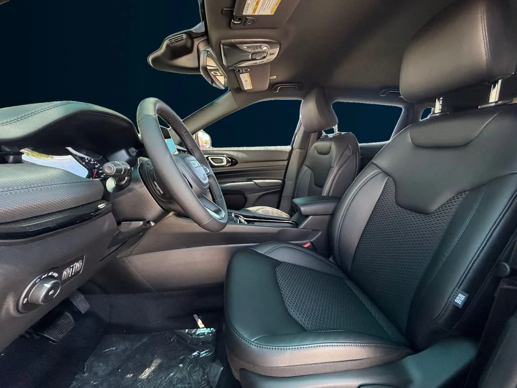 New 2026 Black Jeep Latitude image 10