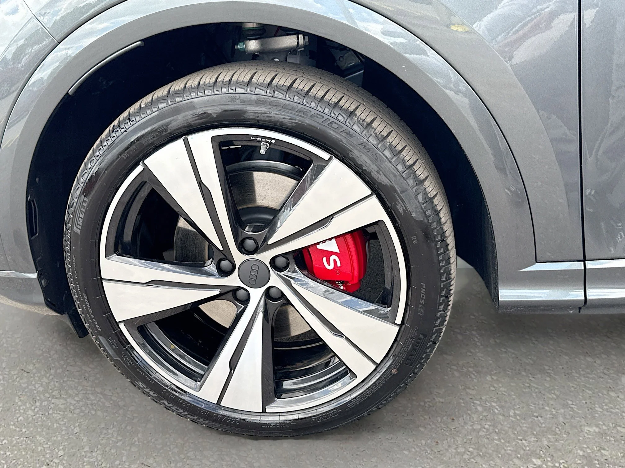 New 2026 Daytona Gray Metallic Audi Premium Plus image 40