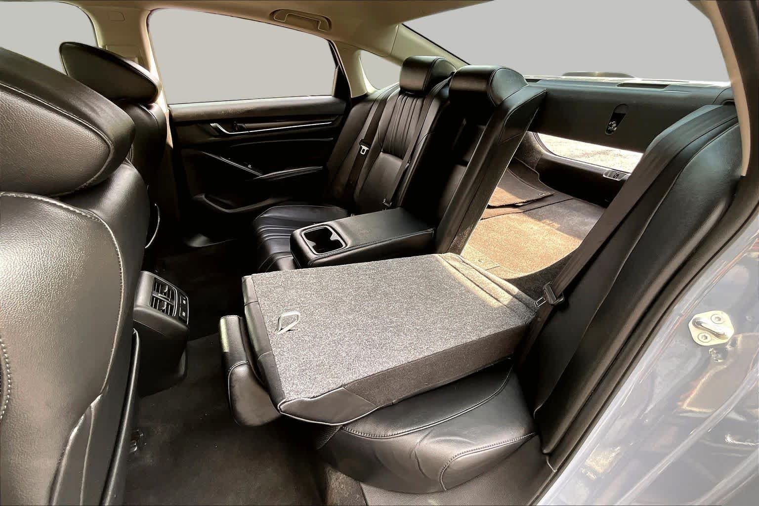 Used 2022 Sonic Gray Pearl Honda Touring image 20