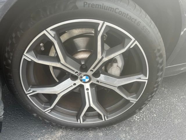 Used 2021 Gray BMW xDrive40i image 10