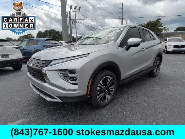Used 2025 Silver Mitsubishi SE image 11