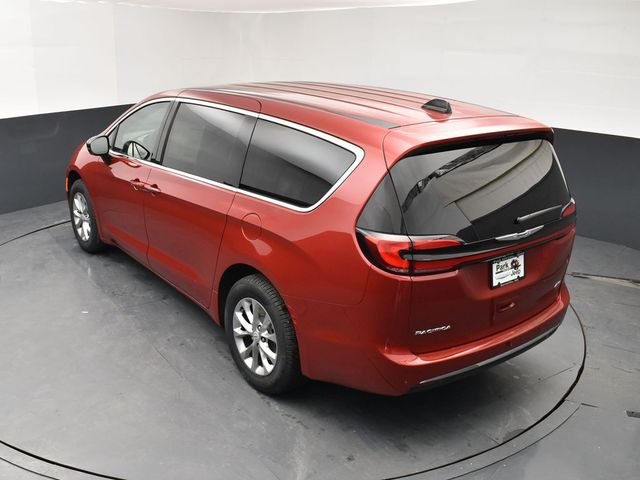 New 2026 Red Hot Pearl-Coat Exterior Paint Chrysler Select image 16